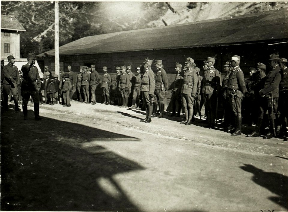 Ziano, Kaiserfeier mit General Hugo Fischer von See, Kommandant der 17. Gebirgs-Brigade (BildID 15424519)
