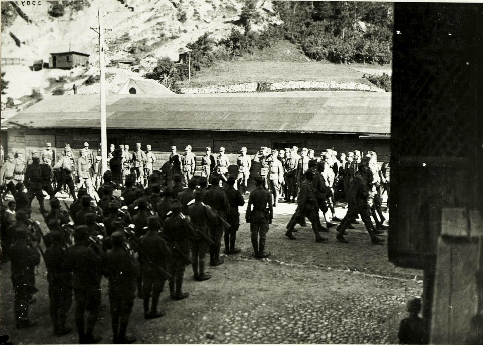 Ziano, Kaiserfeier mit General Hugo Fischer von See (BildID 15424526)