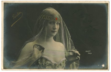 ZISKA Étoile. 619-30. Photo Waléry b