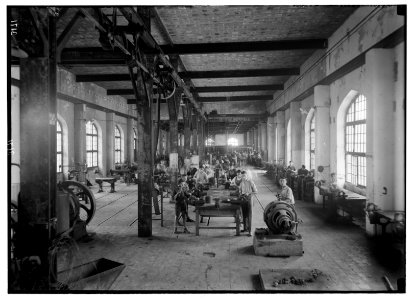 Zionist activities around Haifa. Hebrew Technical Institute. Apprentices working in the workshops. LOC matpc.02680
