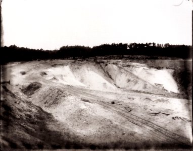 Zille, Heinrich - Ungewohnter Blick auf Gewohntes, Kiesgrube in der Gegend des heutigen Theodor-Heuss-Platzes (Zeno Fotografie)
