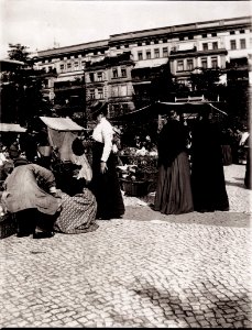 Zille, Heinrich - Charlottenburg – Markt auf dem Friedrich Karl-Platz, Frauen auf dem Markt, Friedrich Karl-Platz (3) (Zeno Fotografie)
