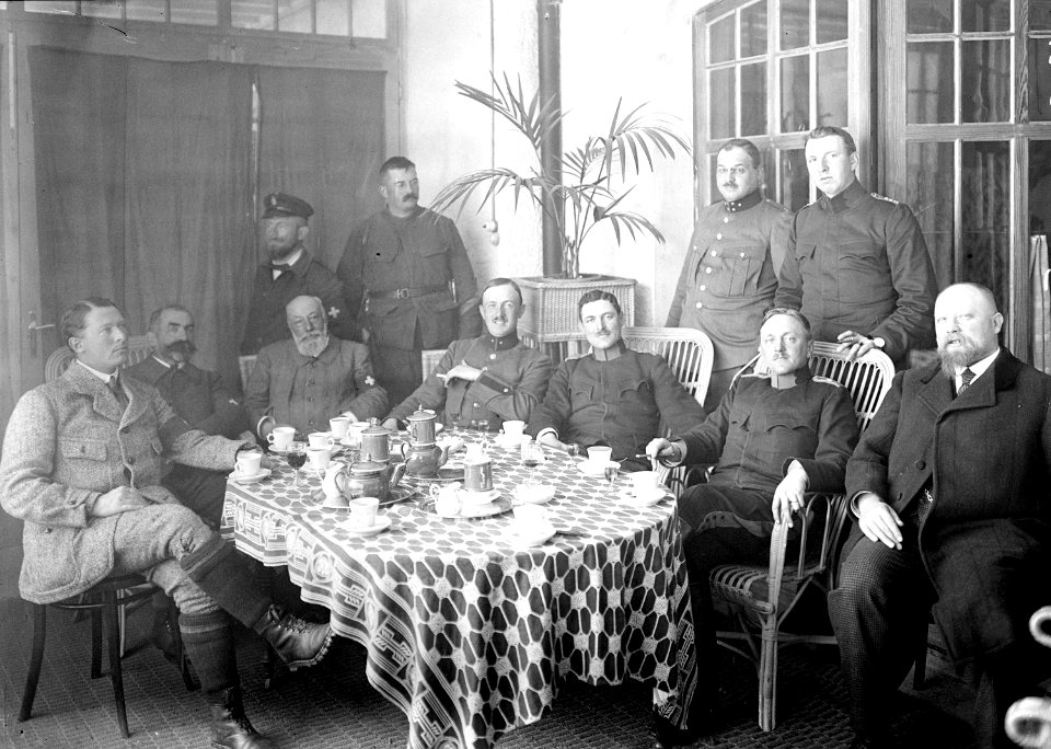 Zivile und militärische Teilnehmer Fesselballonversuchkurs - CH-BAR - 3238313