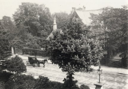 Zola, Francois Emile - Häuser gegenüber dem Queen's Hotel (1) (Zeno Fotografie)