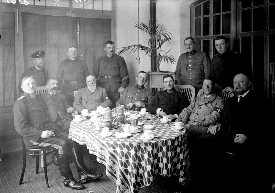 Zivile und militärische Teilnehmer Fesselballonversuchkurs - CH-BAR - 3238312