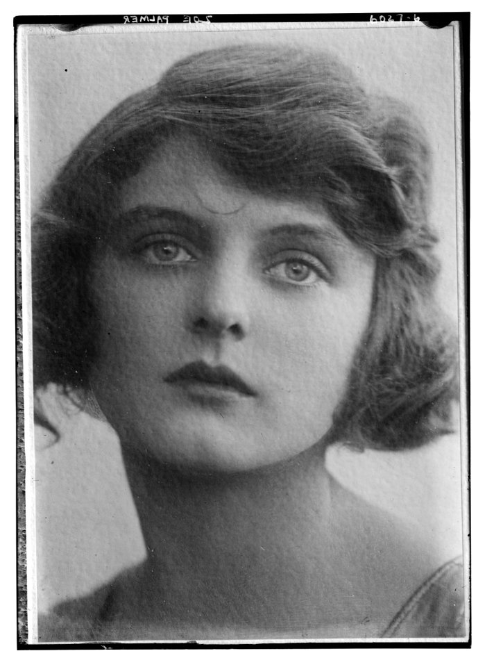 Zoe Palmer LCCN2014716242