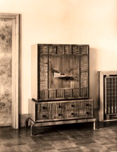 Zuckerraffinerie Fr. Meyers Sohn, Tangermünde. Direktorwohnhaus, Direktorwohnhaus Schreibschrank in der Halle