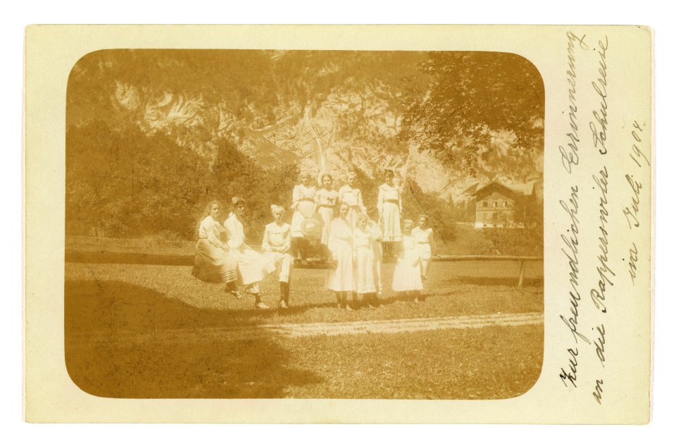 Zur freundlichen Erinnerung an die Rapperswiler Schulreise im Juli 1904 LCCN2005687017