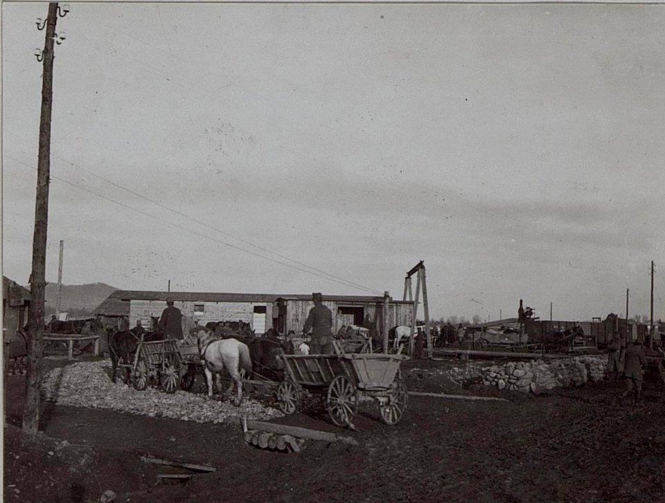 Zufahrt zur Fassungsstelle in Perehinsko Februar 1916 (BildID 15455212)