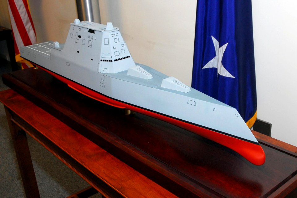 Zumwalt class destroyer model