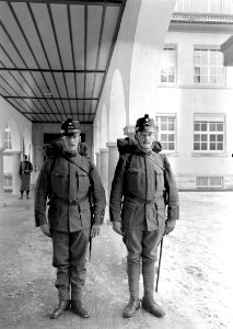 Zwei Artilleristen mit Rucksack von vorn - CH-BAR - 3240168