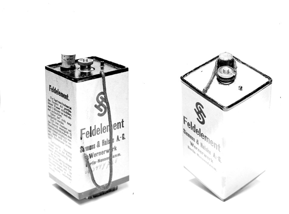 Zwei Feldelemente von Siemens - Halske AG - CH-BAR - 3239877