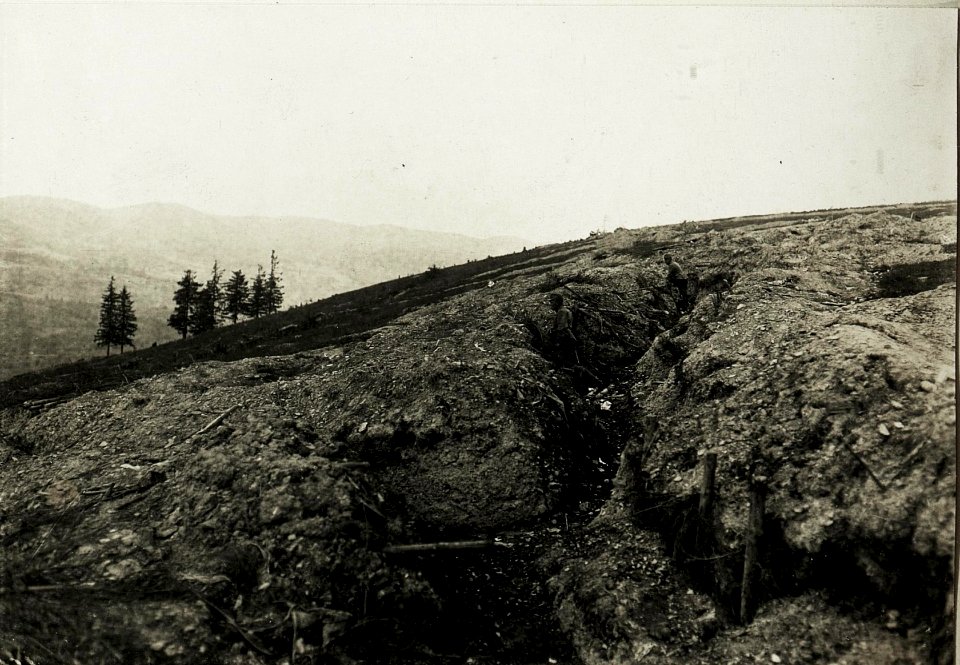Zwinin. Südhang, Russ. Schützengräben