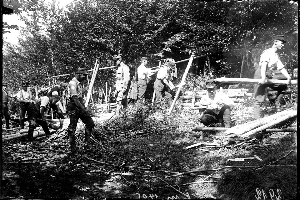 Zurüsten der Holzpfähle - CH-BAR - 3237039