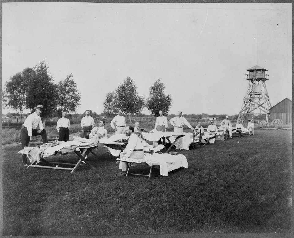 Bankers' and Railroad Men's Party on Blue Grass Lawn at Calexico. The California Development Co. was in hopes that aft - NARA - 516431