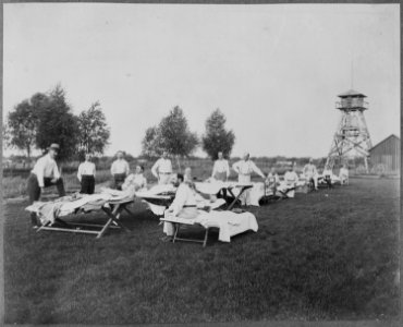 Bankers' and Railroad Men's Party on Blue Grass Lawn at Calexico. The California Development Co. was in hopes that aft - NARA - 516431 photo