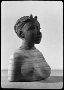 Bust of Nigerian girl - NARA - 558808