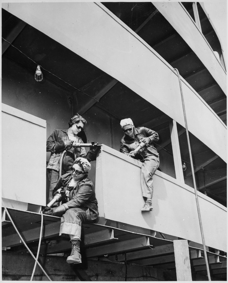 Chippers. Women war workers of Marinship Corp, 1942 - NARA - 522889