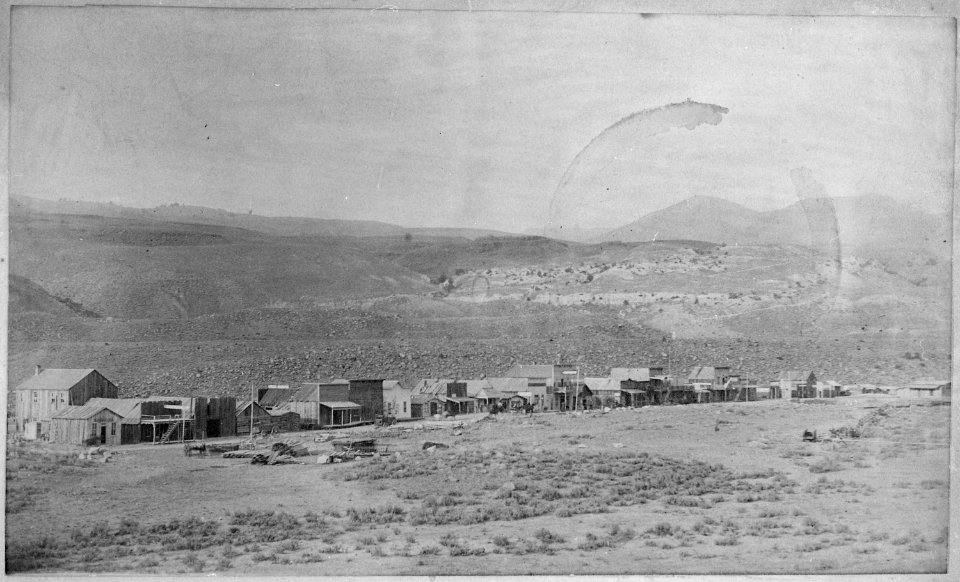 Gardiner Park Co., Montana, Looking North East, 1887. A one-sided street backed up to rocky foothills, 1887 - NARA - 516449