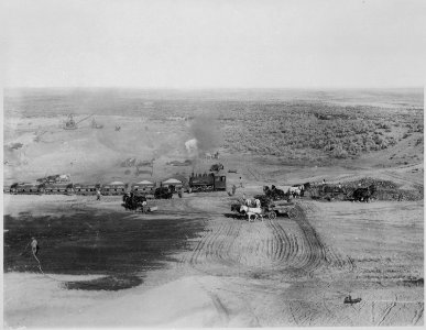 Inside view of Cold Springs reservoir. A panoramic view of men at work on the Umatilla reclamation project in Oregon. - NARA - 531563