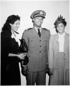 Lt.(jg.) Stanly Marlowe Smith, U.S. Maritime Service, (Mrs. Marion H. Elliott) Assistant Executive Secretary of the Nat - NARA - 542396