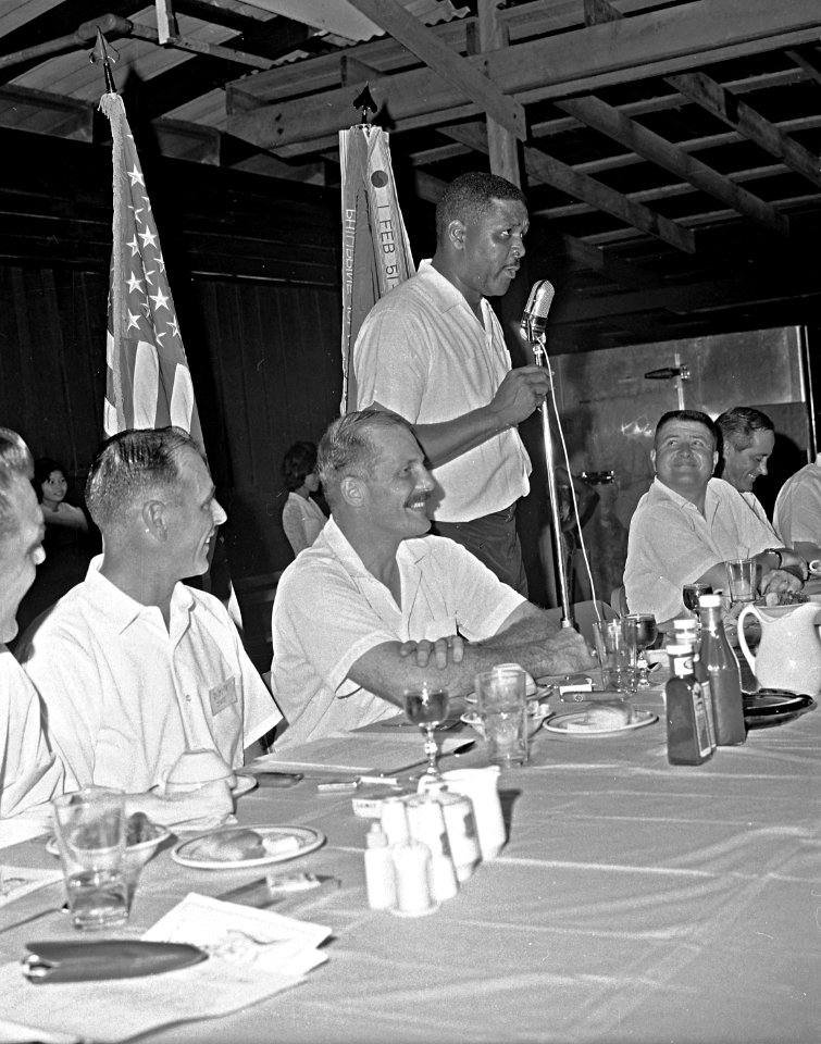 Gunfighter pilots of the 480th and 390th Tactical Fighter Squadrons from Danang Air Base, Vietnam attend a... - NARA - 542304