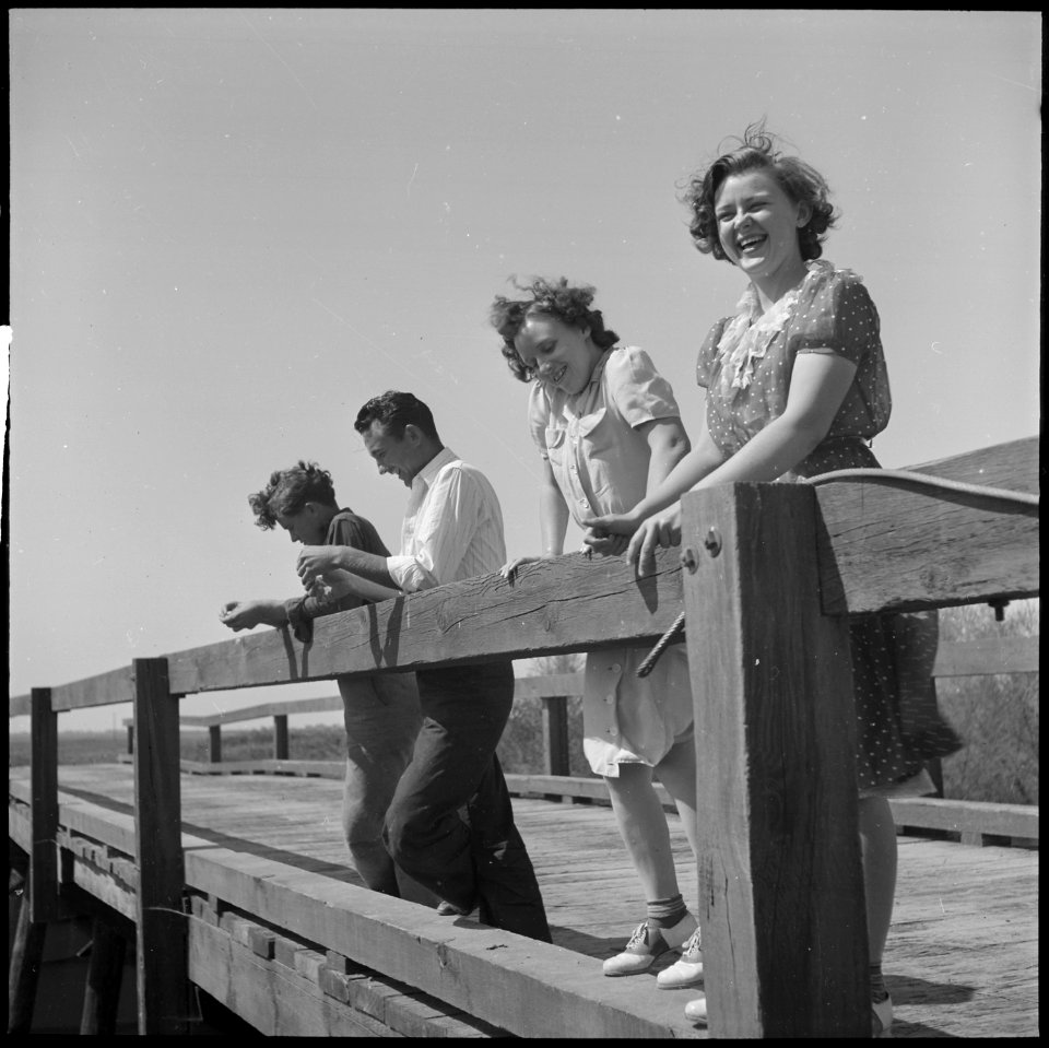 San Joaquin Valley, California - Contract Labor - NARA - 532157