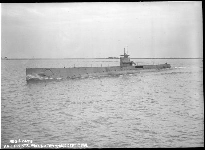 AA1 (SS52), renamed T1. Port bow, underway, 09-08-1919 - NARA - 512948