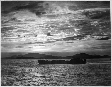 A United Nations LST slips into the harbor at Inchon prior to invasion by U.S. Marines. - NARA - 520778