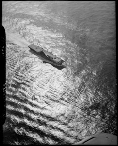Aerial of USS Yorktown (CVA-10), the Fighting Lady - NARA - 520749