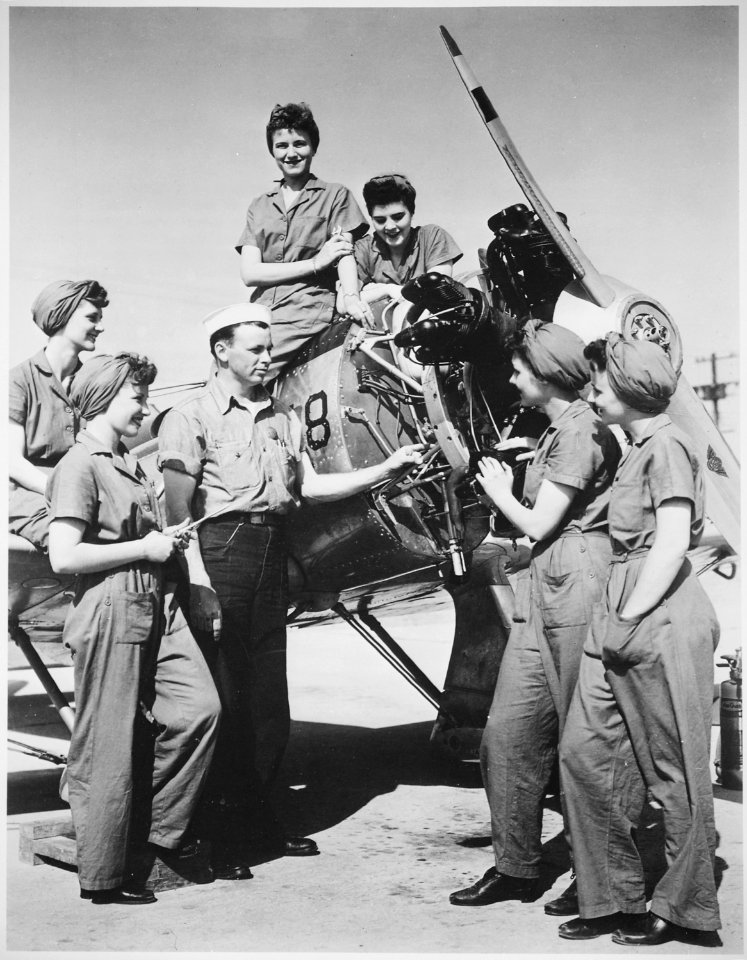 A group of women prepare to take over maintenance responsibilities for aircraft - NARA - 522886