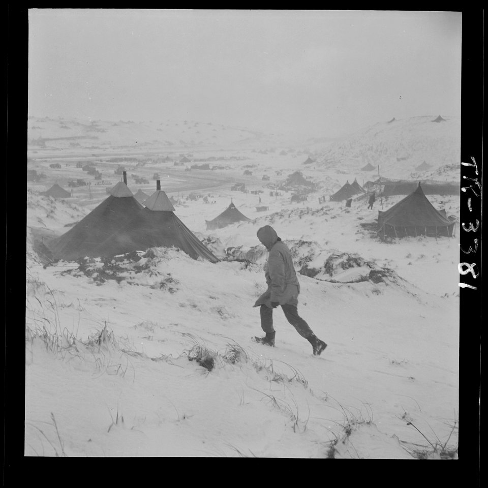 Aleutian air base during blizzard - NARA - 520978