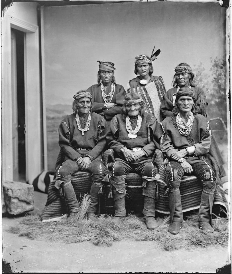 Apache, Navaho, or Zuni delegation - NARA - 523634