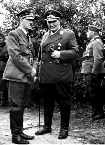 Adolf Hitler w rozmowie z Hermannem Goringiem (2-13)
