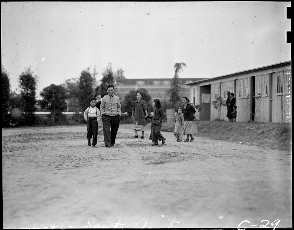 Arcadia, California. Evacuees of Japanese ancestry, temporarily housed at the Santa Anita Assembly . . . - NARA - 537408