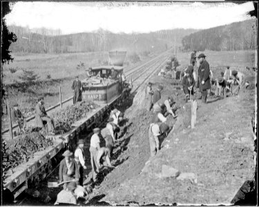 Aquia Creek and Fredericksburg Railroad, construction corps at work, Va. - NARA - 528988 photo