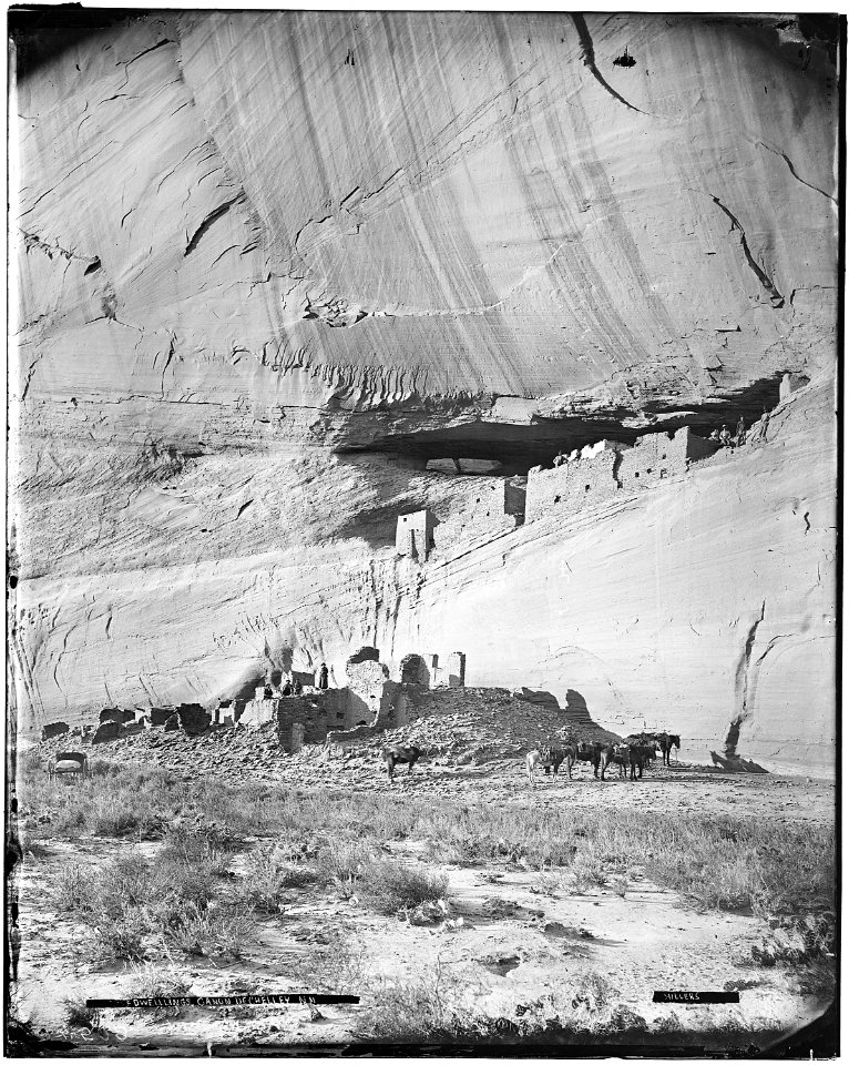 Archaeology of Southwestern U.S., Cliff dwellings, Canyon de Chelly, Arizona. - NARA - 523849