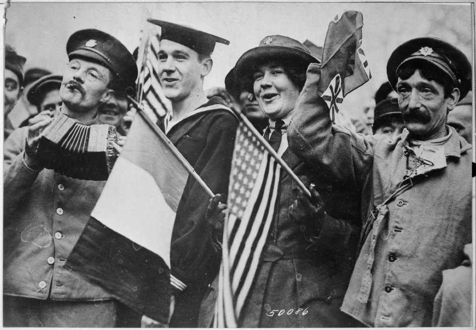 Armistice celebration. Yanks and Tommies., 11-1918 - NARA - 530789