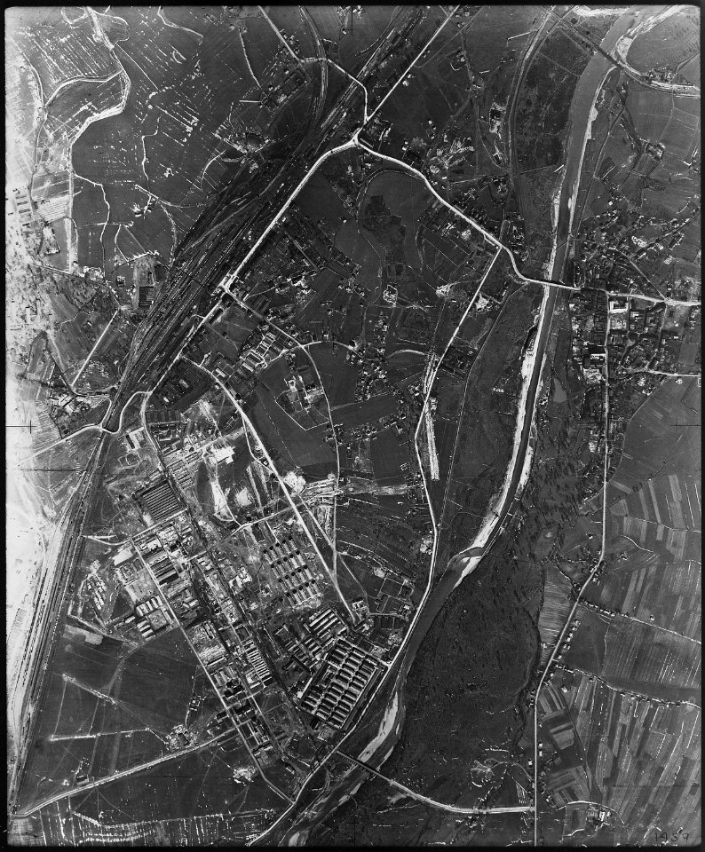 Auschwitz Extermination Camp - NARA - 305984