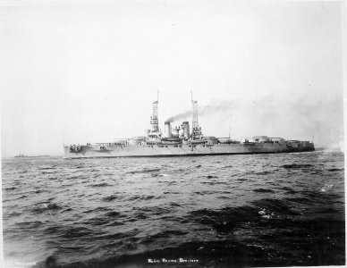 Arkansas (BB33). Port side, underway, 10-15-1912 - NARA - 513003