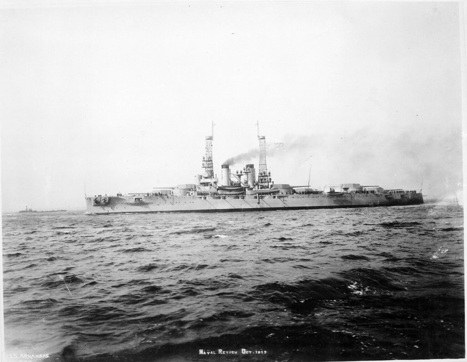 Arkansas (BB33). Port side, underway, 10-15-1912 - NARA - 513003