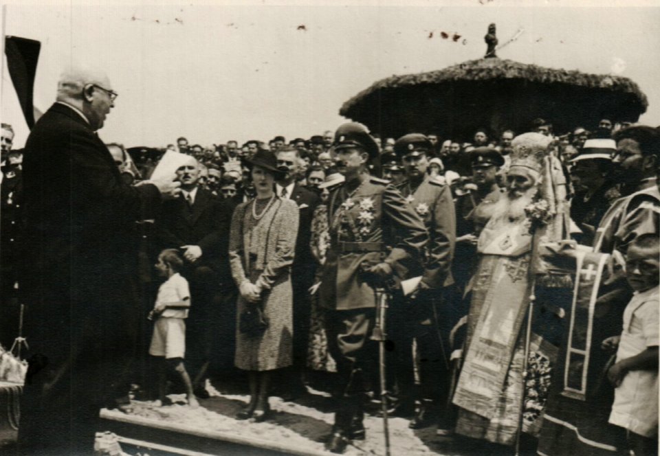 BASA-3K-15-181-42-Burgas-Pomorie railway line (cropped)