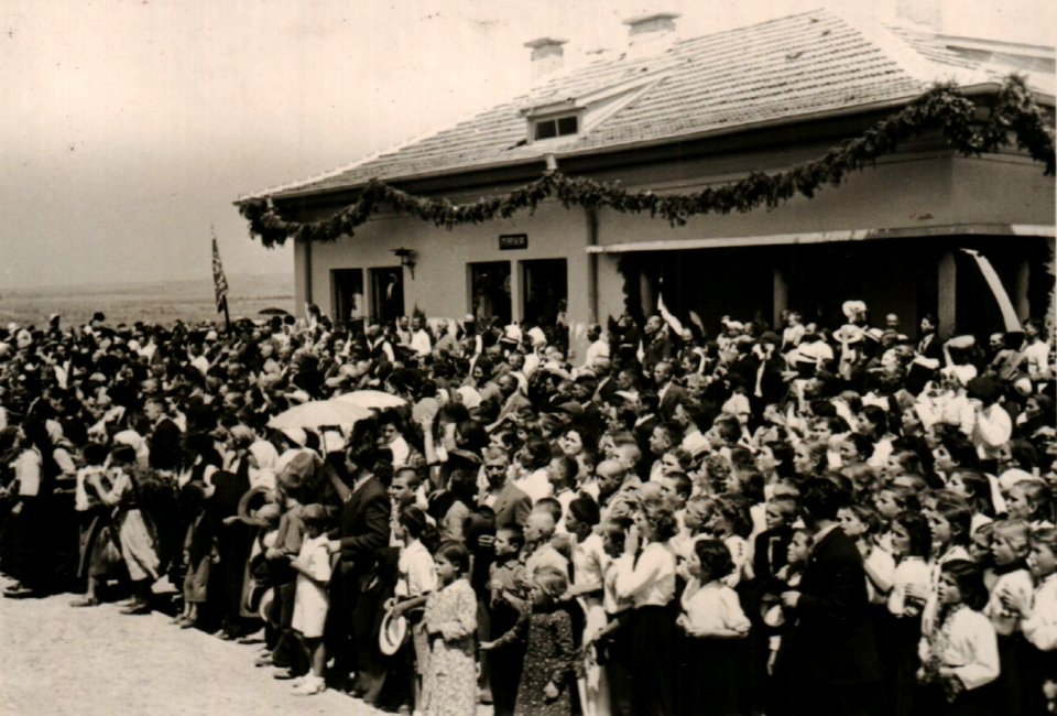 BASA-3K-15-181-33-Burgas-Pomorie railway line (cropped)