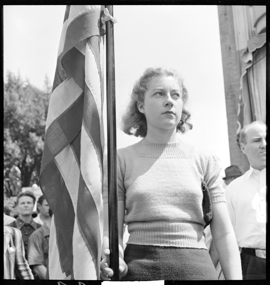 Berkeley, California. University of California Student Peace Strike. Students listen to the speaker at the Peace Strike - NARA - 532107