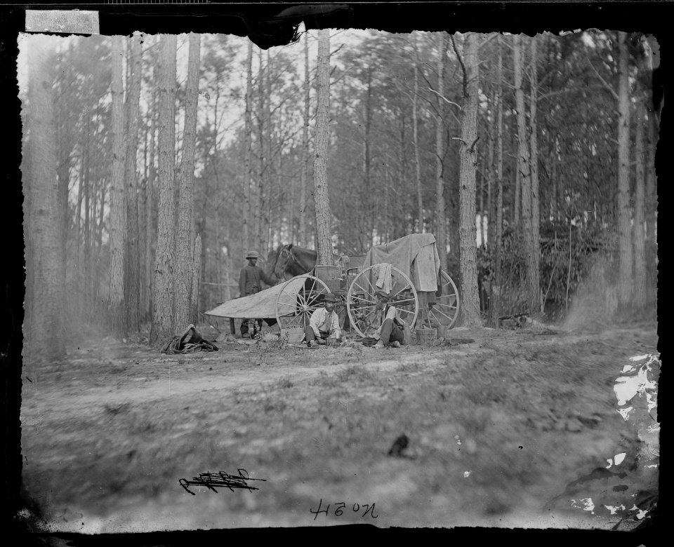 Brady's photo outfit in front of Petersburg, Va - NARA - 529185