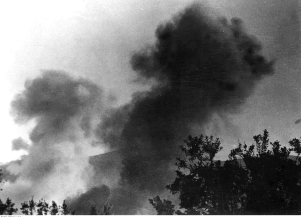 Bombardowanie doliny rzeki Liri (2-2439)