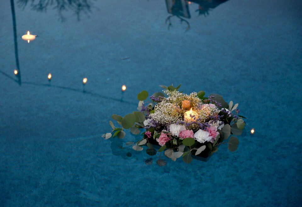Flower floating candle