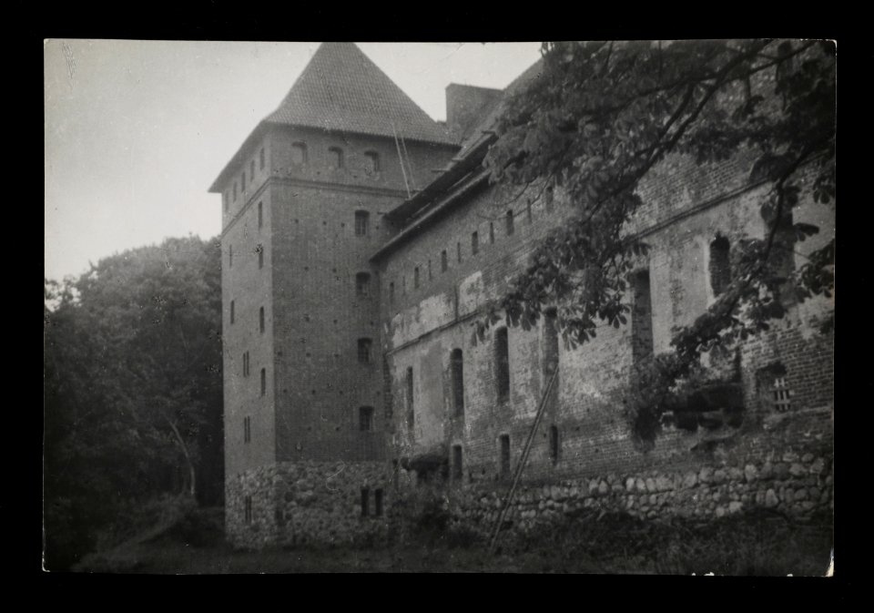 Bytow - zamek 1945 (66044711)
