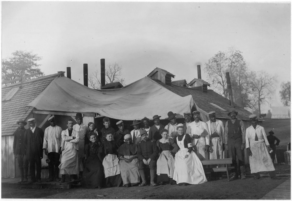 Camp Hamilton, Kentucky. Division Hospital, diet kitchen. (Group photograph of hospital staff) - NARA - 530703