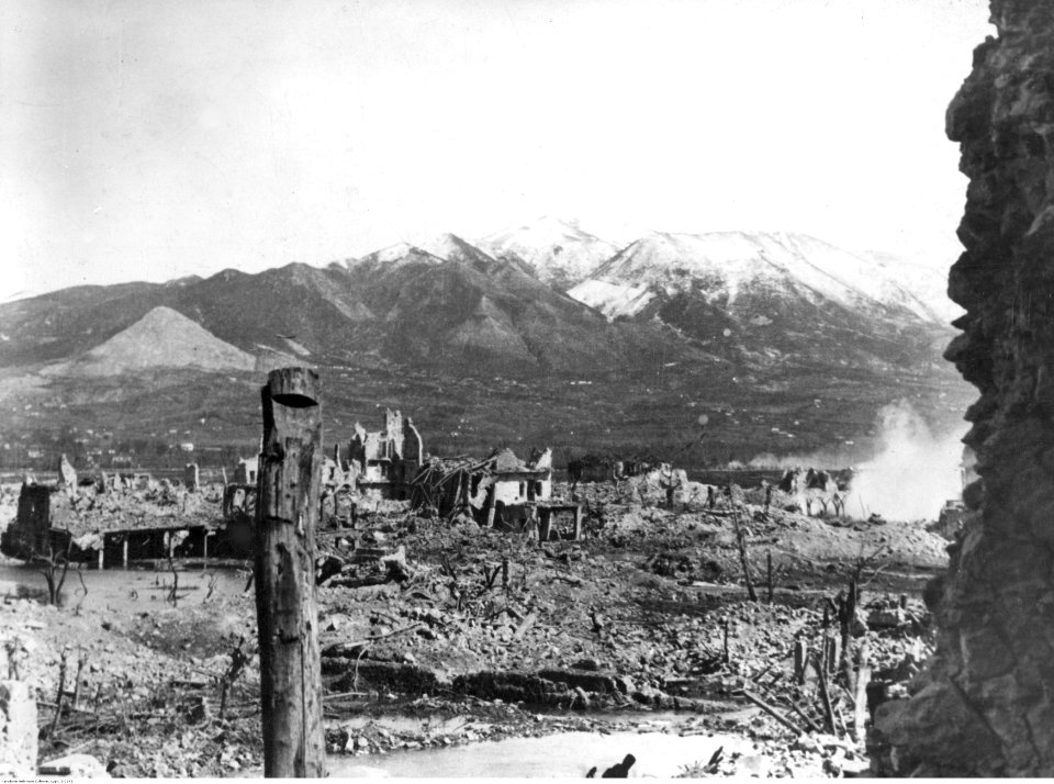 Cassino. Panorama ruin miasta (2-2141)